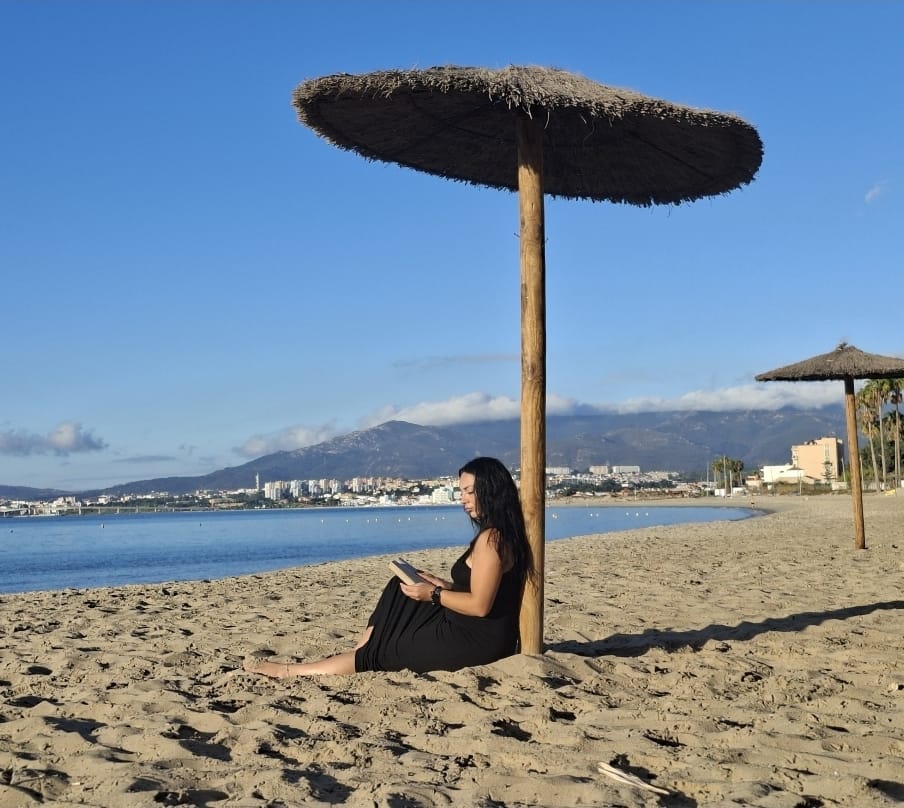 Rocío junto al mar
